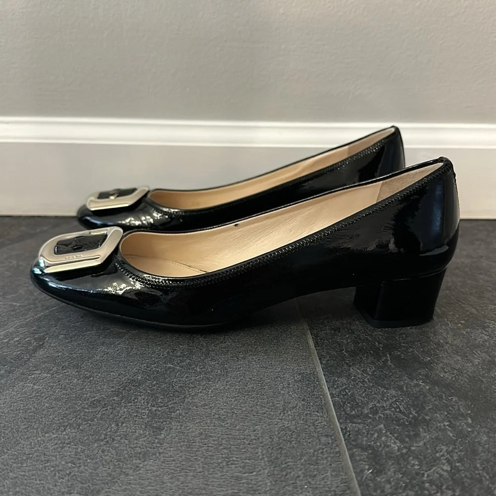 Prada heels - Picture 4 of 8